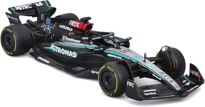 Miniatura Mercedes-AMG Petronas F1 W15 2024 1:43 (Bburago)